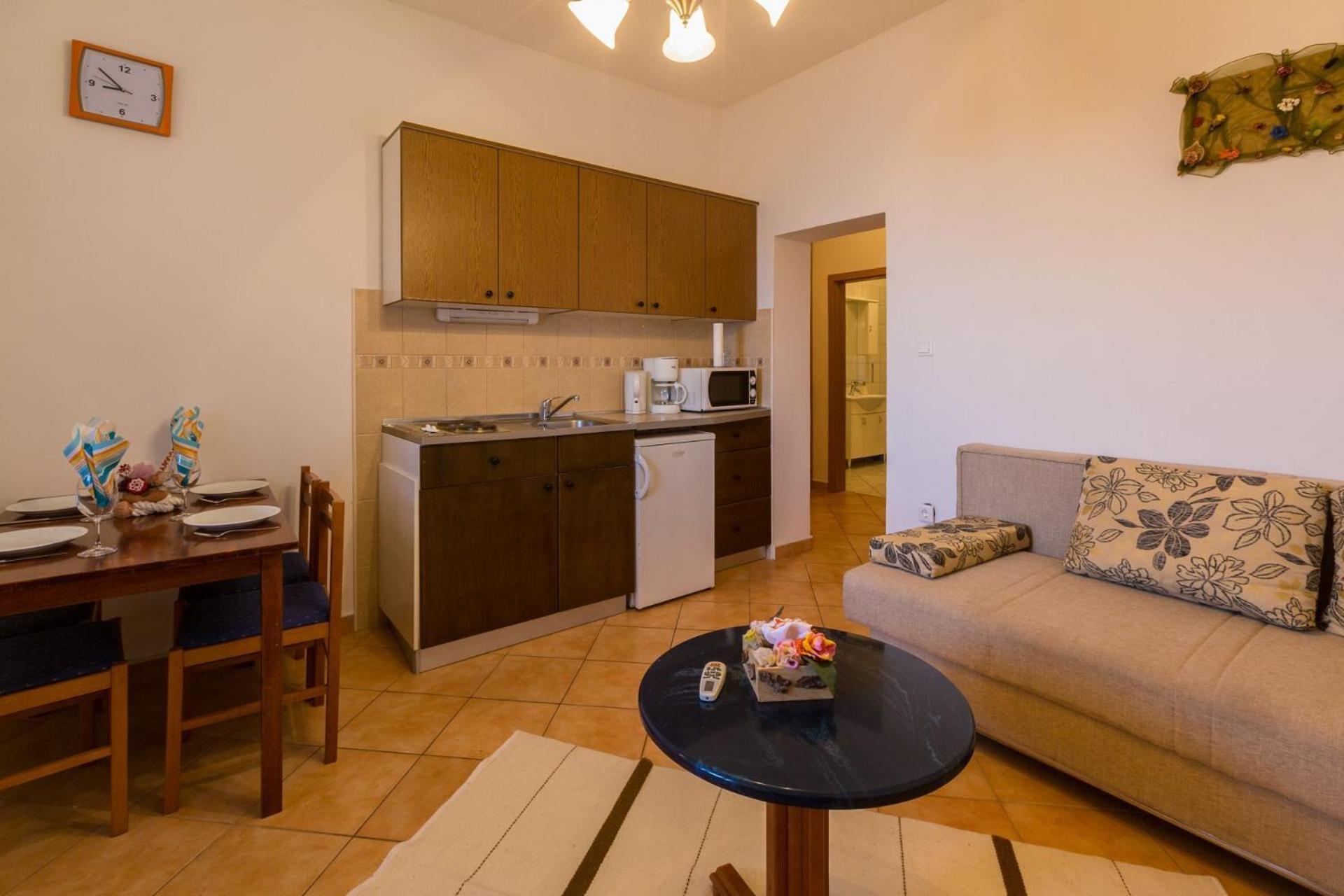Apartments Tomica Novi Vinodolski Bagian luar foto