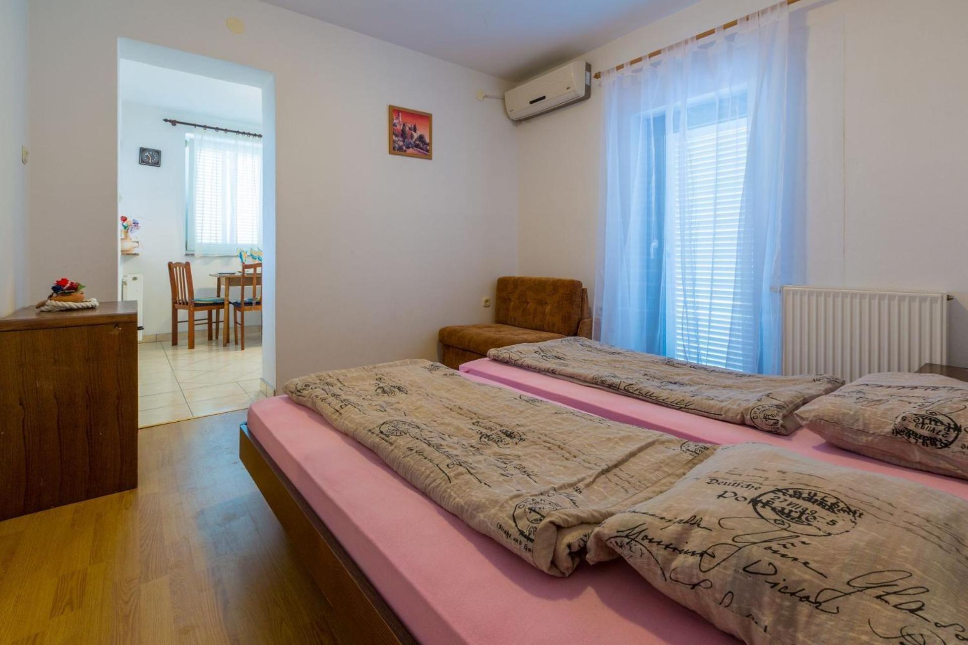 Apartments Tomica Novi Vinodolski Bagian luar foto