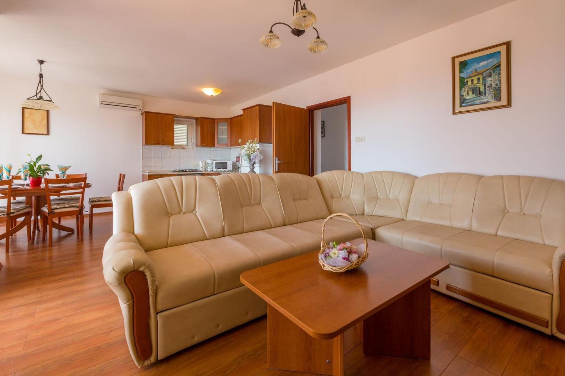 Apartments Tomica Novi Vinodolski Bagian luar foto